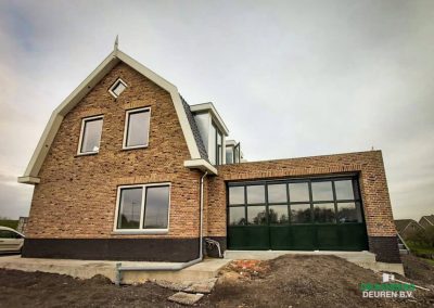 Nieuwbouw woning met garage